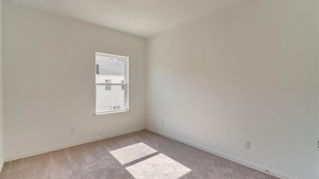Building Photo - 9935 Schramm St