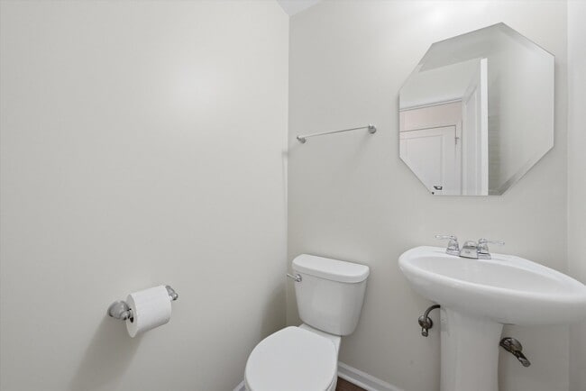 Building Photo - 1492 Orchid St