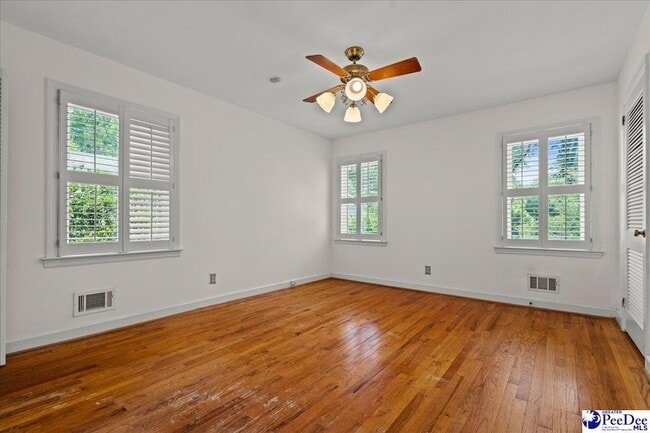Building Photo - 726 Wisteria Dr