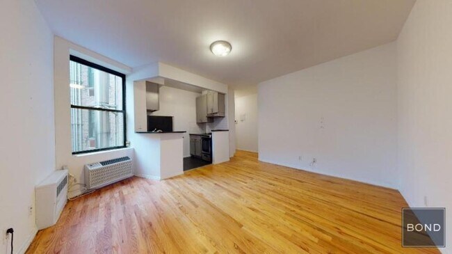 Building Photo - 2 bedroom in Manhattan NY 10014