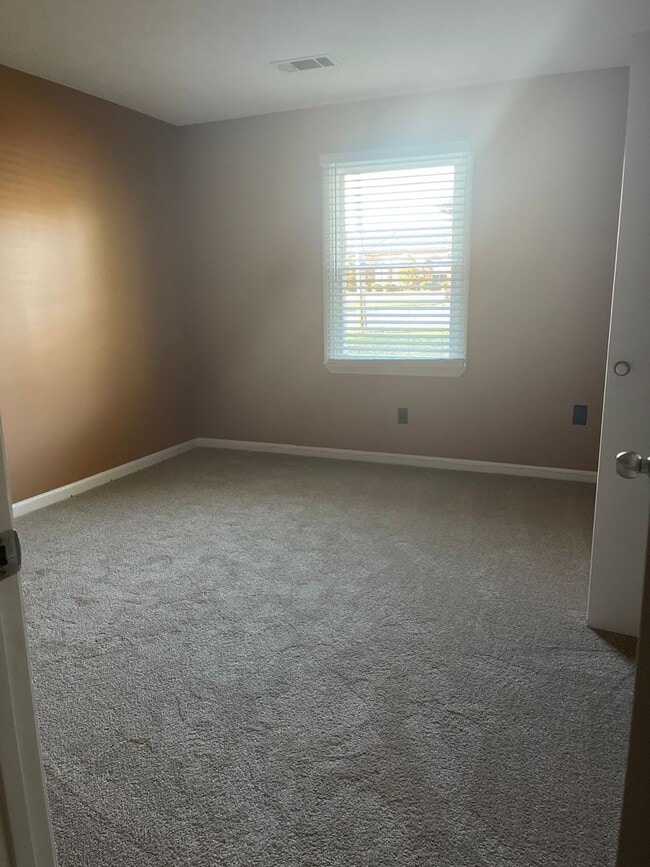 Building Photo - Newnan Duplex