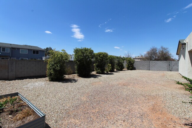 Building Photo - 258 N Winterhaven