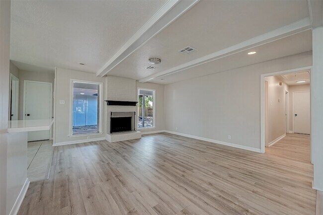 Building Photo - 23130 Bayleaf Dr
