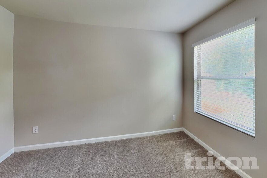 Building Photo - 1095 Lear Dr