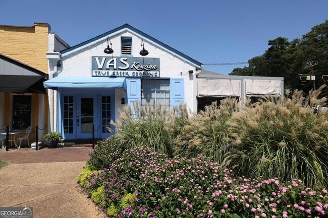 Building Photo - 190 Thompson Pl