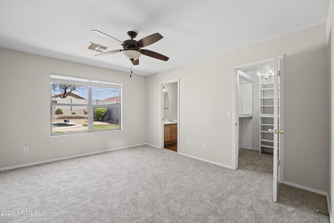 Building Photo - 10538 W Foothill Dr