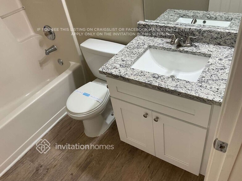 Building Photo - 135 Hidden Creek Dr