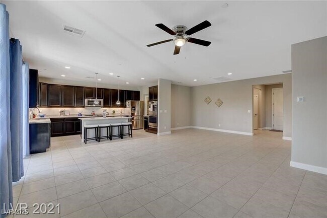 Building Photo - 1062 N Water St