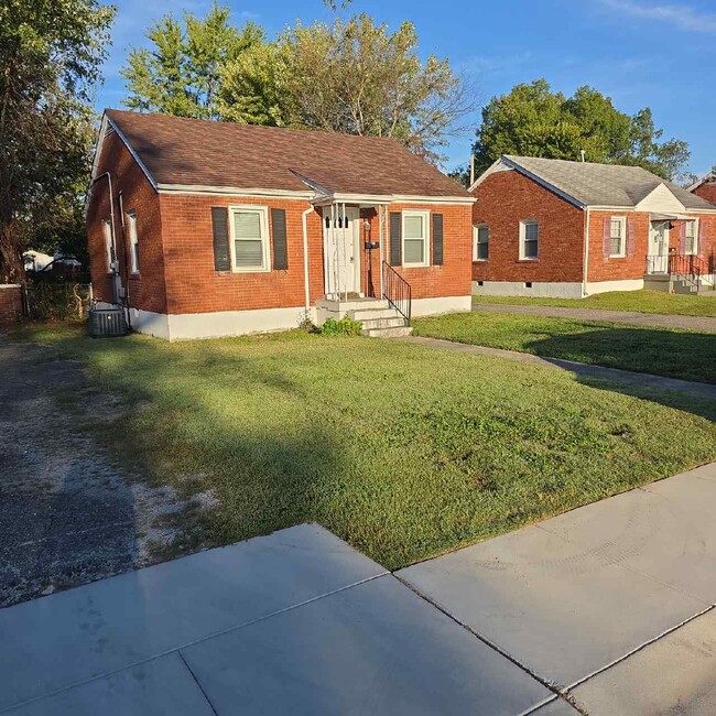 Building Photo - 1021 W Indian Trail