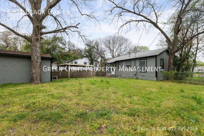 Building Photo - 4801 Black Oak Ln