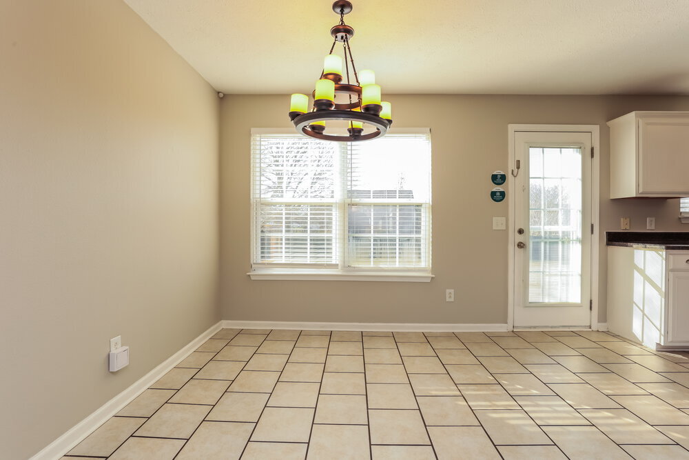 Building Photo - 2209 Dewey Dr