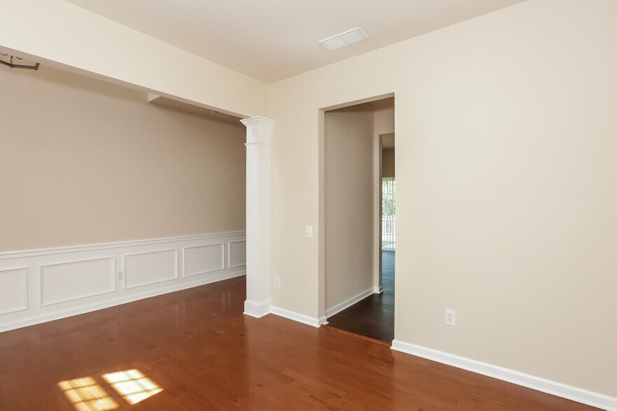 Building Photo - 10910 Claude Freeman Dr