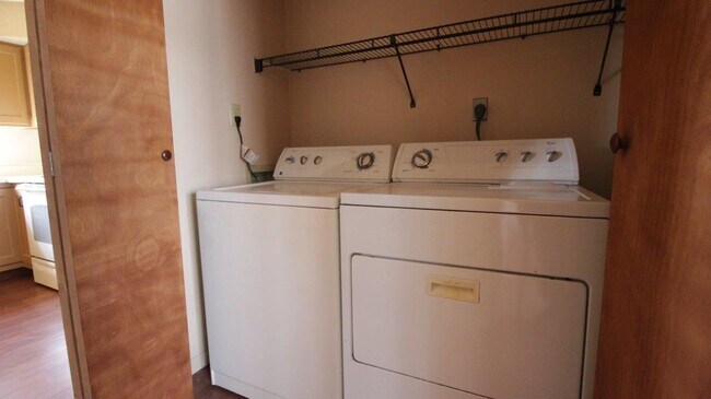 Building Photo - 6616 Barbara Jean Ct