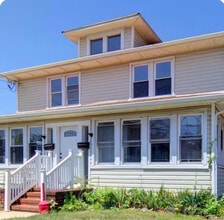 Building Photo - 14 Roosevelt Ave