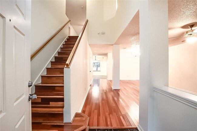 Building Photo - 6914 Dallas Dr