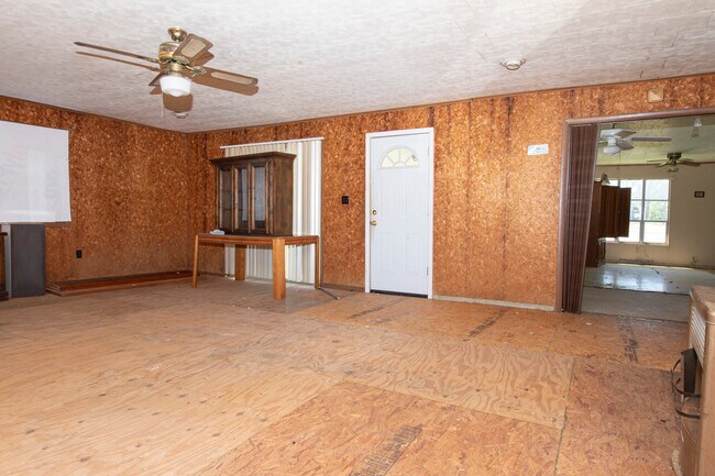 Building Photo - 407 Nugier Ave