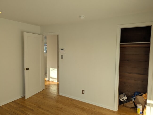 Building Photo - 3730 SW Austin St