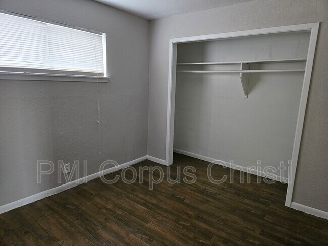 Building Photo - 3253 S Staples St
