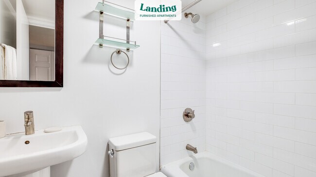 Building Photo - 639 W Grace St