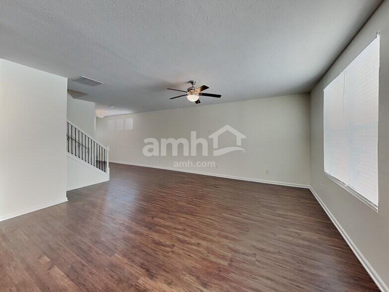 Building Photo - 6605 Shooting Star Dr