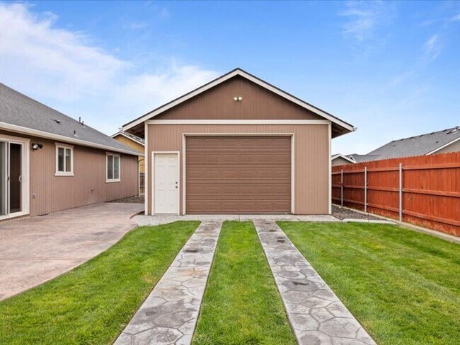 Building Photo - 6416 Three Rivers Dr