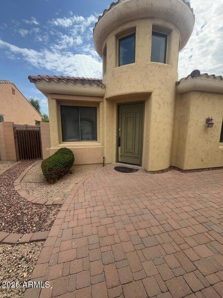 Building Photo - 14366 W Cypress St