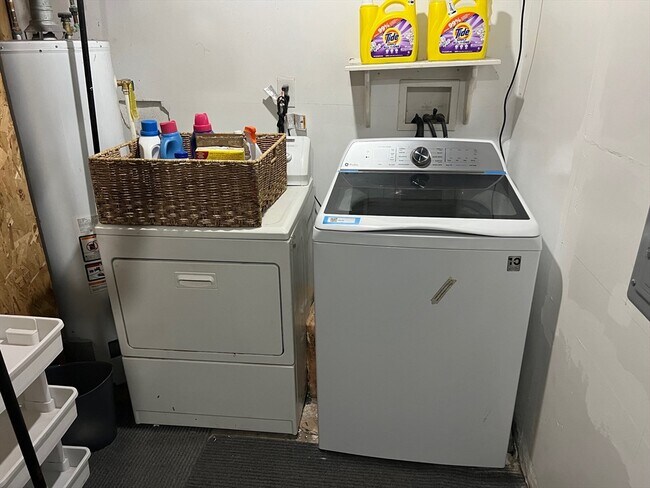 Building Photo - 1179 S Main St