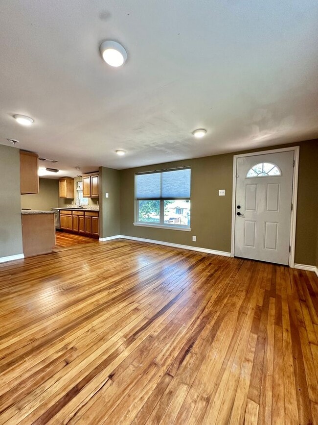 Building Photo - COMING OCTOBER 2025 - Spacious 1-Bedroom A...