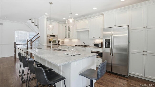 Building Photo - 27 Jeffrey Ln