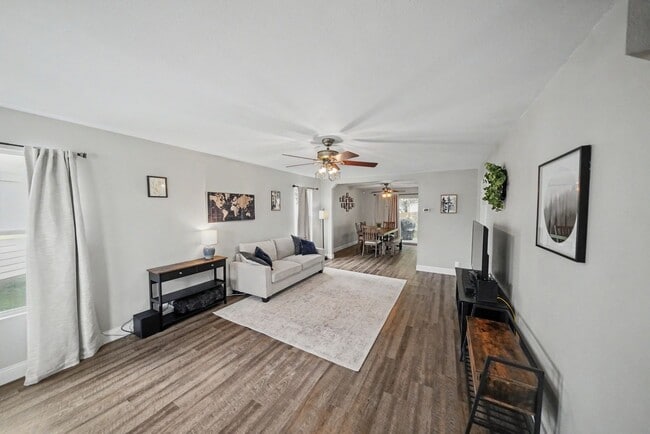 Building Photo - Beautifully Updated Home with Game Room in Villas of Westcreek - Realtor Commission: $500