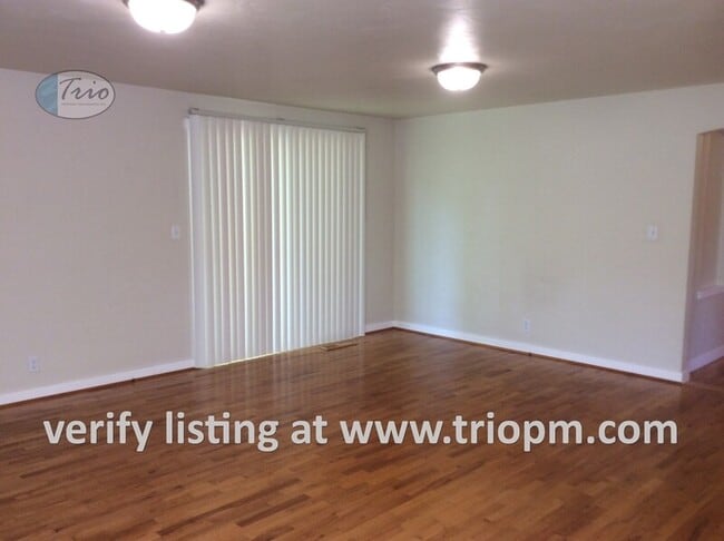 Building Photo - 195 E. 39th. Avenue