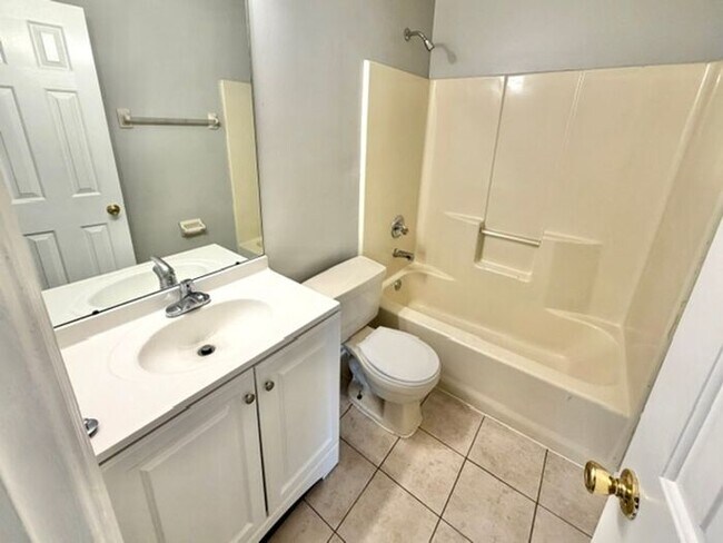 Building Photo - Charming 3 bedroom 2 bath home in Cordova-Recently Renovated