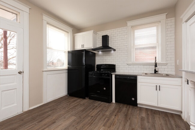 Building Photo - 4914 Loughborough Ave