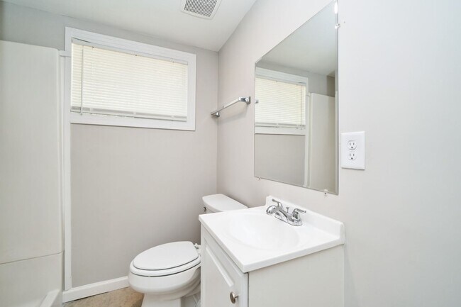 Building Photo - Renovated Gem with Space & Style in Bessemer