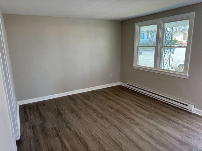 Building Photo - Cozy 1-Bedroom Gem in Greenville – Affordable W. GVL Apartment!