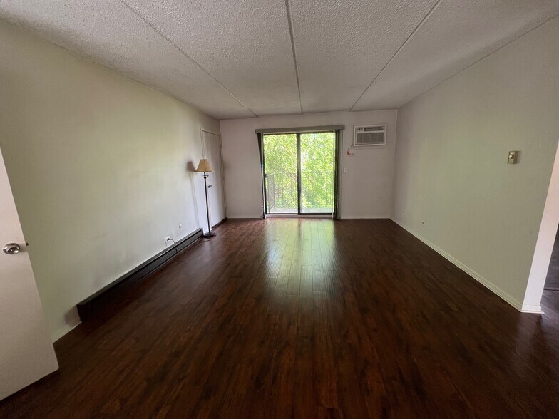 Building Photo - 1030 Dunlop Ave