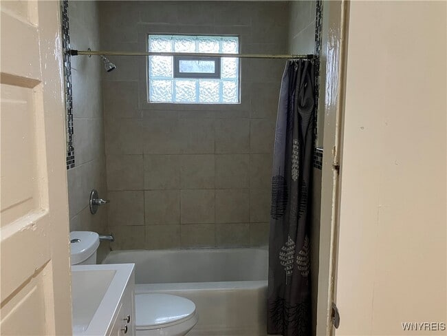 Building Photo - 291 Rother Ave