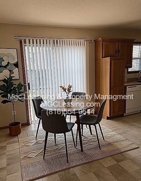 Building Photo - 1641 SW Highland Dr