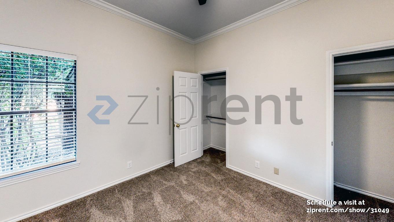 Building Photo - 2120 Wychwood Dr
