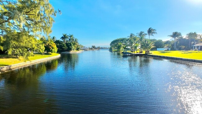 Building Photo - 937 SW 34th Ct