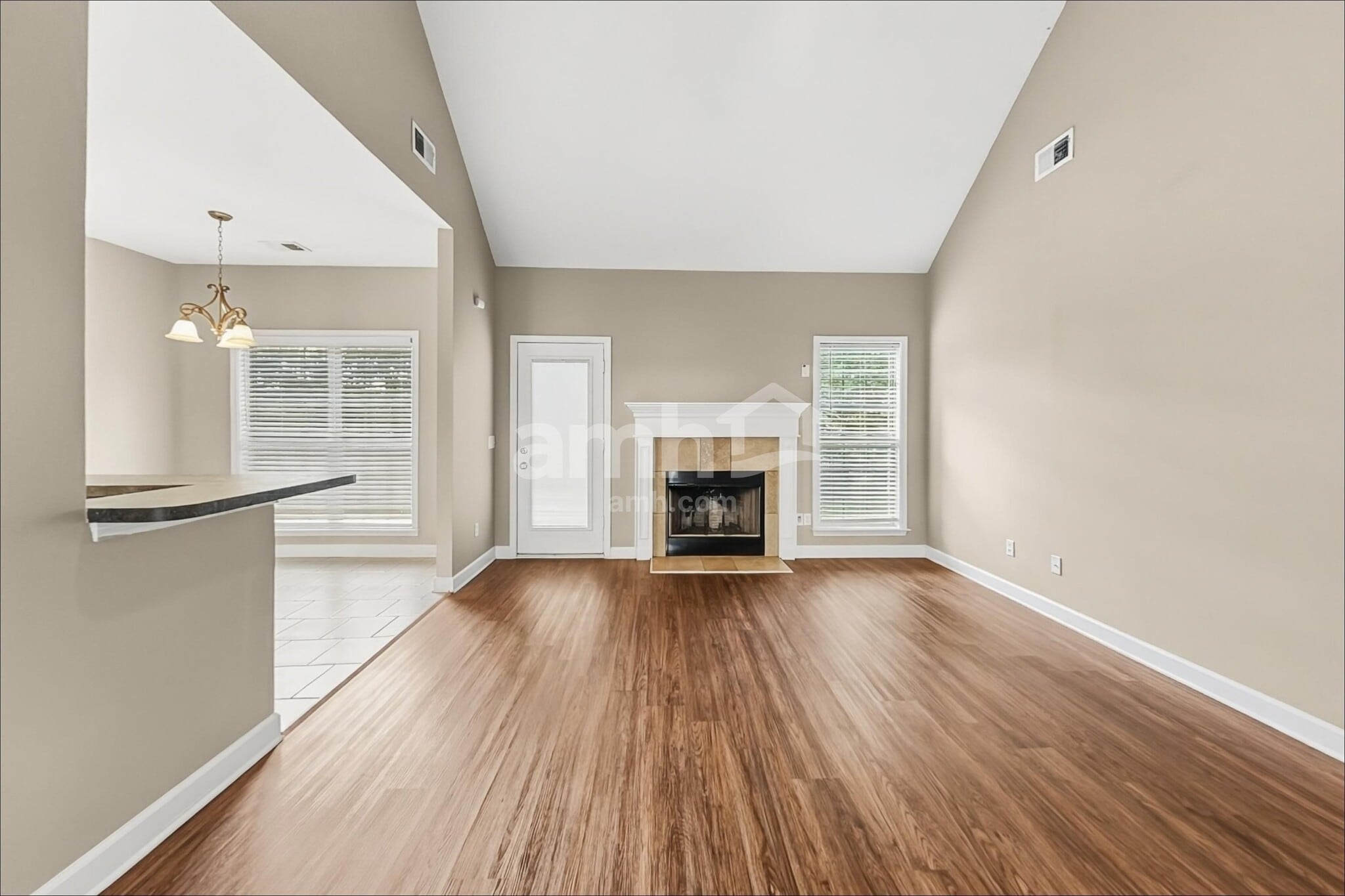Building Photo - 165 Bland Dr