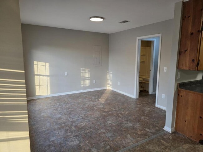 Building Photo - 555 S 9th St