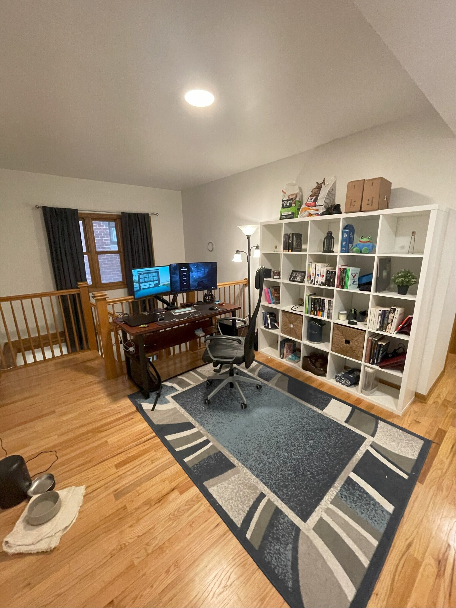 Bonus Room - 1225 W Roscoe St