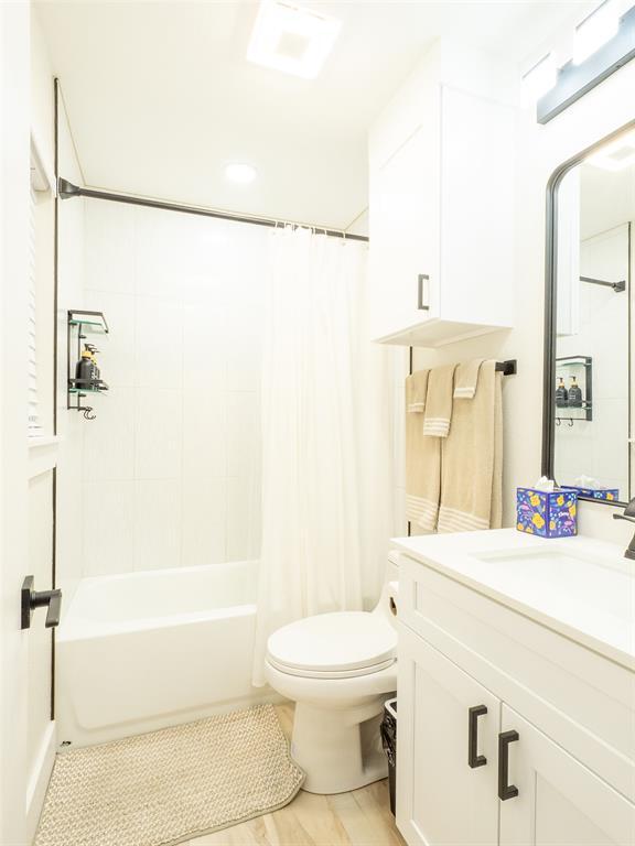 Building Photo - 8314 Bowling Green Dr