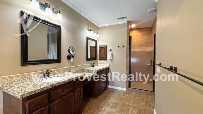 Building Photo - 16209 Ridge View Dr