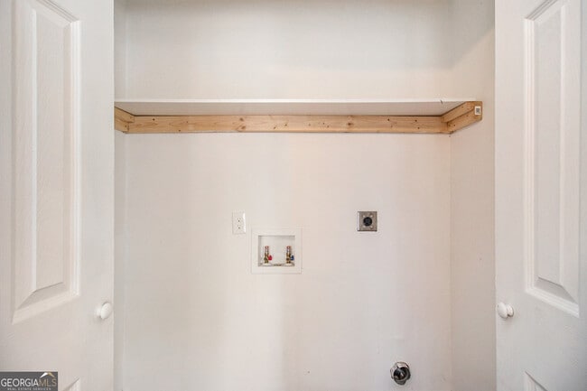 Building Photo - 2087 Austin Dr