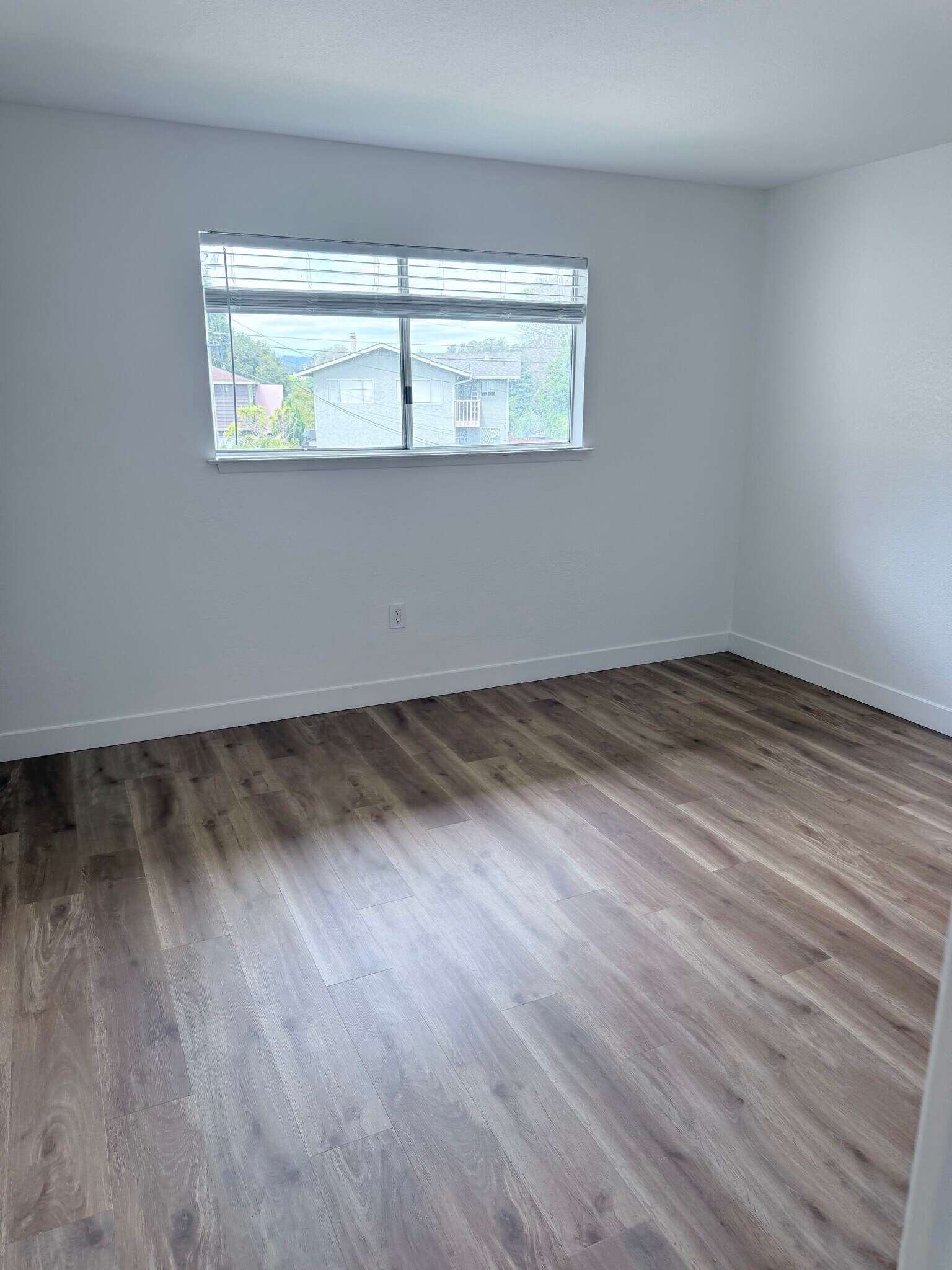 Building Photo - 5043 Wilder Dr