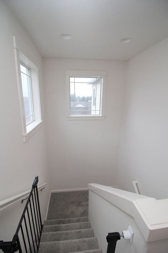 Building Photo - 20149 SW Georgene Ct