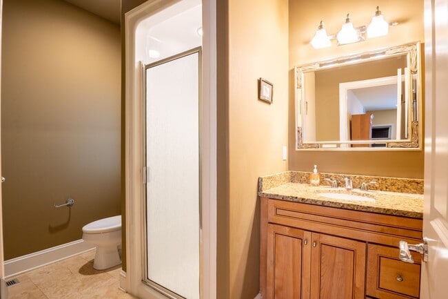 Building Photo - RENT MONTHLY THIS AMAZING HOME THIS OFF-SEASON