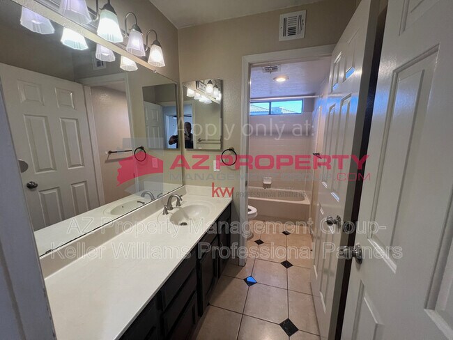 Building Photo - 5431 W Cochise Dr